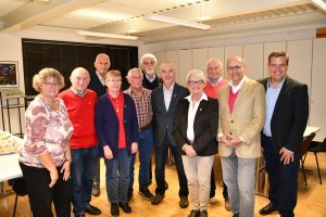 Fröhliche Gesichter bei der Sportabzeichen-Ehrung: Astrid Markmann (SSB), Ludger Huckenbeck, Hans Klein, Maria Tepe, Herbert Blank, Dr. Franz-Egon Humborg, Josef Nortmeyer, Bürgermeisterin Karin Reismann, Anton Pöttken, Heinz Ludwig Leding und Thorsten Imsieke (Sportamt).