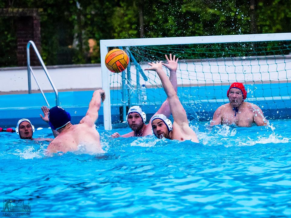 Wasserballer verlieren beim Tabellenführer