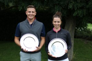 Die neuen Clubmeister Amelie Kruse und Fabian Büring. Foto: GC Tinnen/Hilgenberg