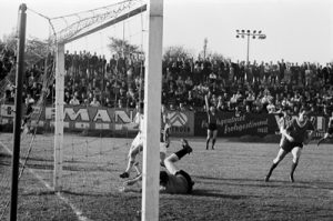Schaufenster Stadtgeschichte: Erstliga-Spiel der Preußen, Schwarz-Weiß-Fotografie