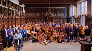 Gruppenbild: Bürgermeisterin Maria Winkel hat die niederländische Special Olympics Delegation im Friedenssaal in Münster empfangen.