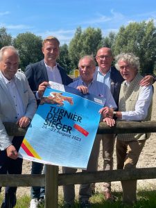 Turnier der Sieger: Gruppenbild der Veranstalter