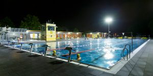 Nacht der Lichter: Becken der Coburg im Flutlicht