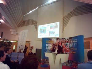 Bei der Pressekonferenz zum 22. Volksbank Münster Marathon: Michael Brinkmann am Rednerpult