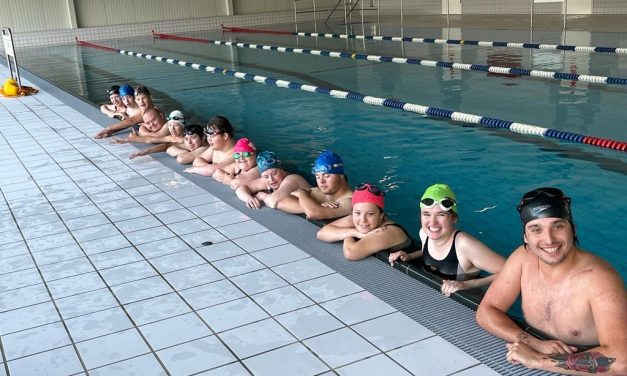 Münsters inklusives Schwimmprojekt bereit für die Special Olympics NRW