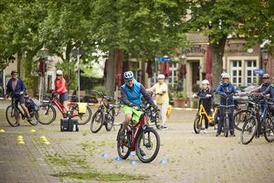 Sicher unterwegs in den Baumbergen: Münsterland e.V. unterstützt Pedelec-Tour des ADAC Westfalen