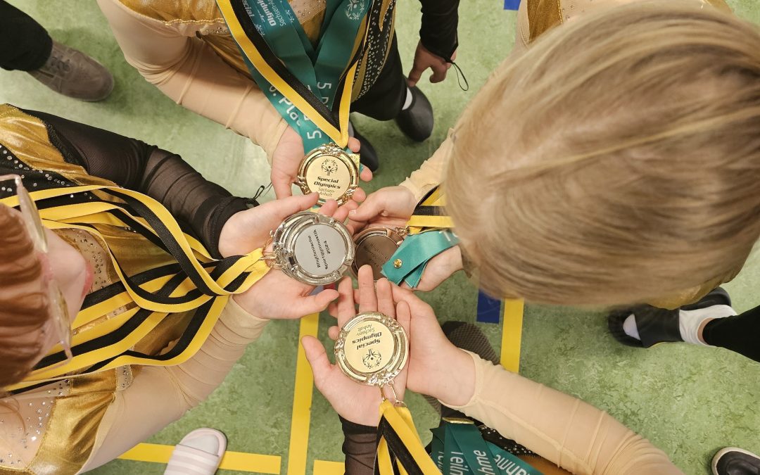 Rhymtische Sportgymnastik (inklusiv) holt Mediallen in Magdeburg!