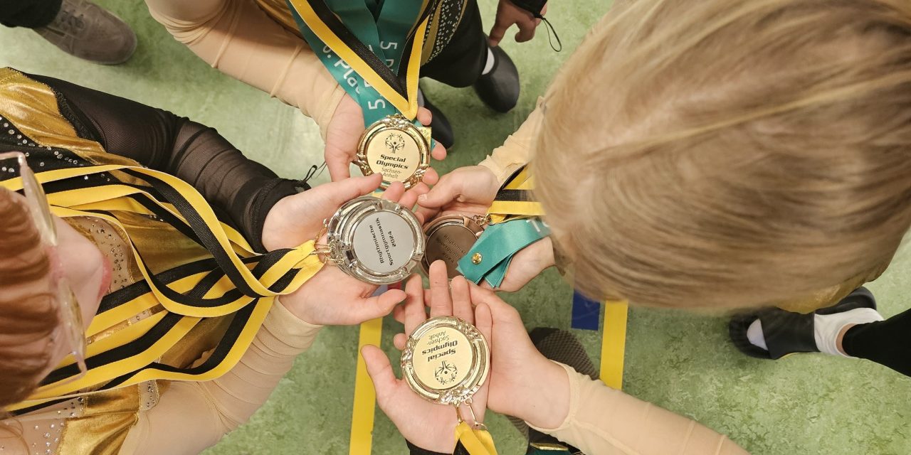 Rhymtische Sportgymnastik (inklusiv) holt Mediallen in Magdeburg!