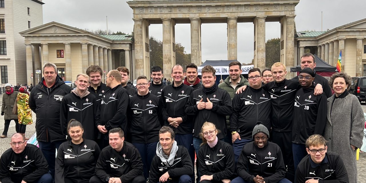 Kicken ohne Grenzen: Inklusives Freundschaftsspiel im Berliner Jahnstadion