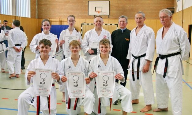 Großer Erfolg bei der Dan-Prüfung: Karateka aus Münster überzeugen auf ganzer Linie