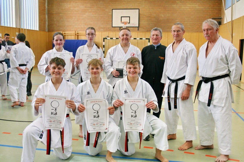 Großer Erfolg bei der Dan-Prüfung: Karateka aus Münster überzeugen auf ganzer Linie